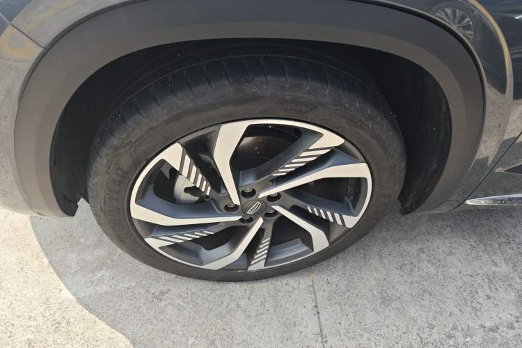 Used Geely Auto Monjaro L 2023 2.0TD High-Power Automatic Two-Wheel Drive Flagship Version Left Front Wheel Hub