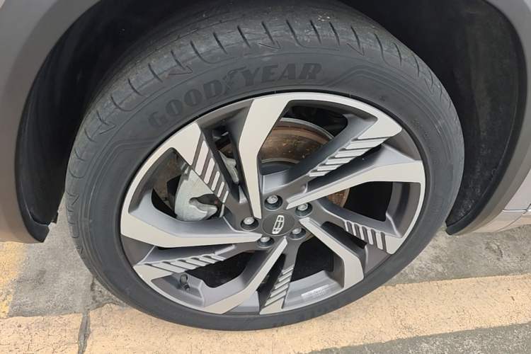 Used Geely Auto Monjaro L 2023 2.0TD High-Power Automatic Two-Wheel Drive Flagship Version Left Front Wheel Hub