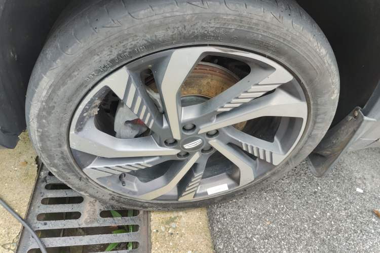 Used Geely Auto Monjaro L 2023 2.0TD High-Power Automatic Two-Wheel Drive Flagship Version Left Front Wheel Hub