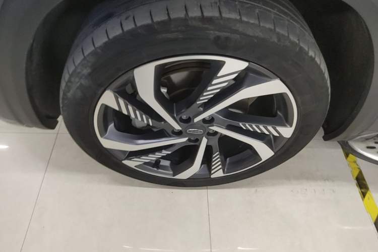 Used Geely Auto Monjaro L 2023 2.0TD High-Power Automatic Two-Wheel Drive Flagship Version Left Front Wheel Hub