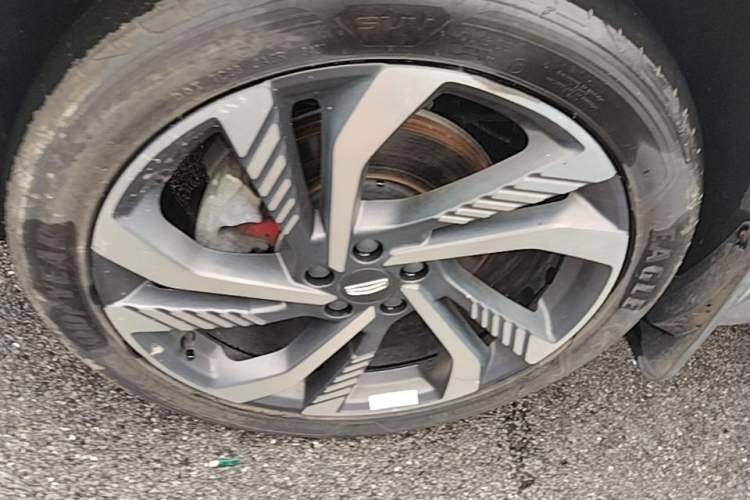 Used Geely Auto Monjaro L 2023 2.0TD High-Power Automatic Two-Wheel Drive Flagship Version Left Front Wheel Hub