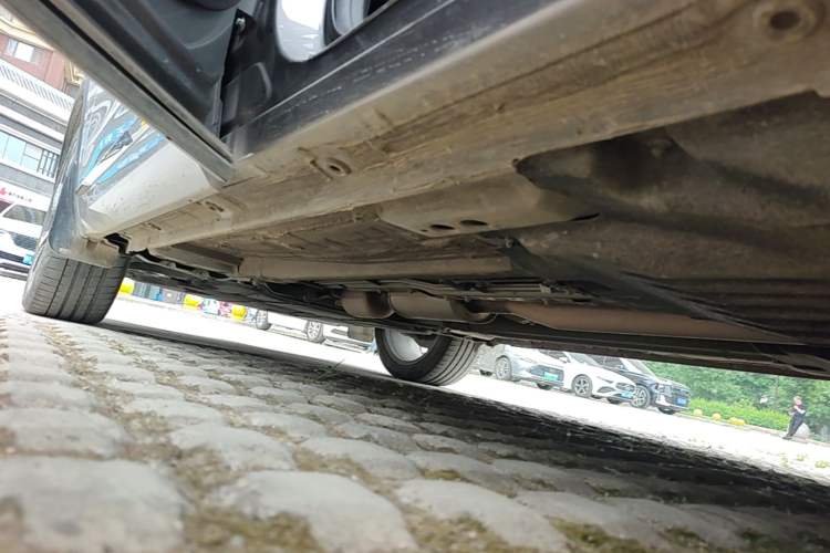 Used Geely Auto Monjaro L 2023 2.0TD High-Power Automatic Two-Wheel Drive Flagship Version Left Side Sill