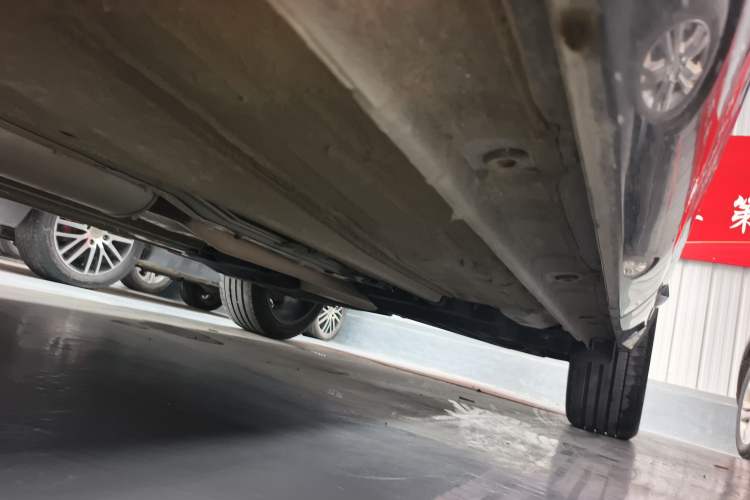 Used Geely Auto Monjaro L 2023 2.0TD High-Power Automatic Two-Wheel Drive Flagship Version Left Side Sill