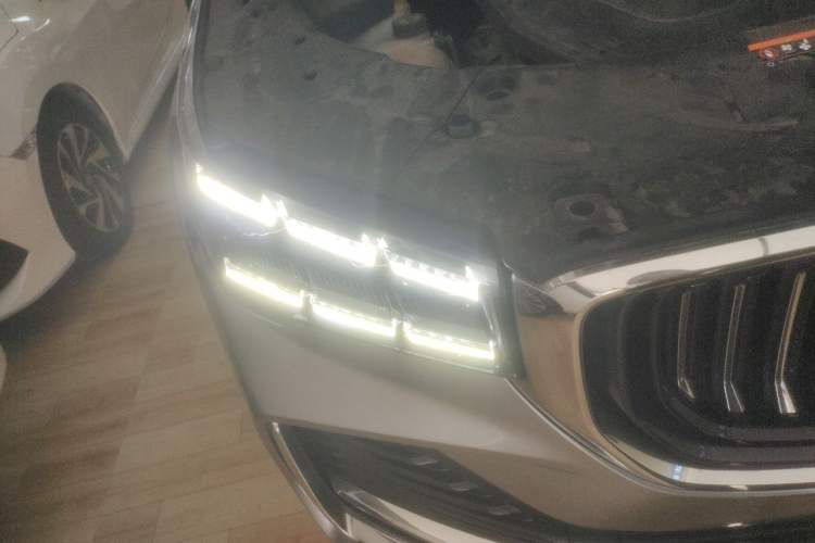 Used Geely Auto Monjaro L 2023 2.0TD High-Power Automatic Two-Wheel Drive Flagship Version Right Front Headlight