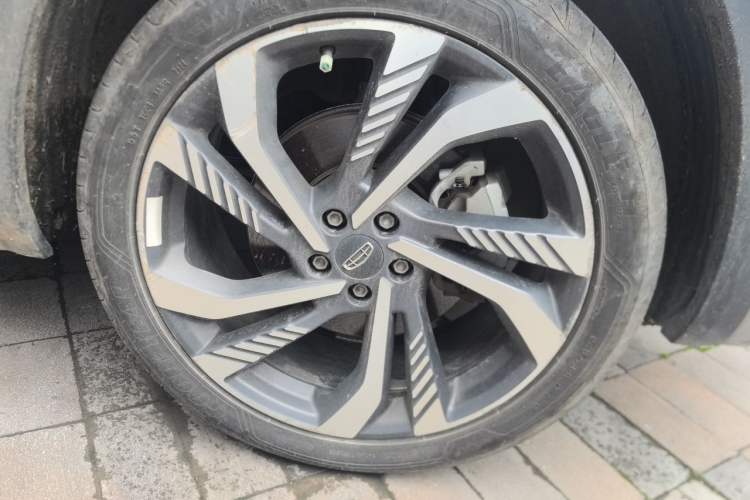 Used Geely Auto Monjaro L 2023 2.0TD High-Power Automatic Two-Wheel Drive Flagship Version Right Front Wheel Hub