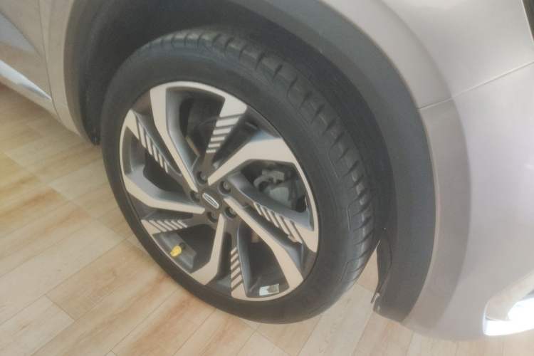 Used Geely Auto Monjaro L 2023 2.0TD High-Power Automatic Two-Wheel Drive Flagship Version Right Front Wheel Hub