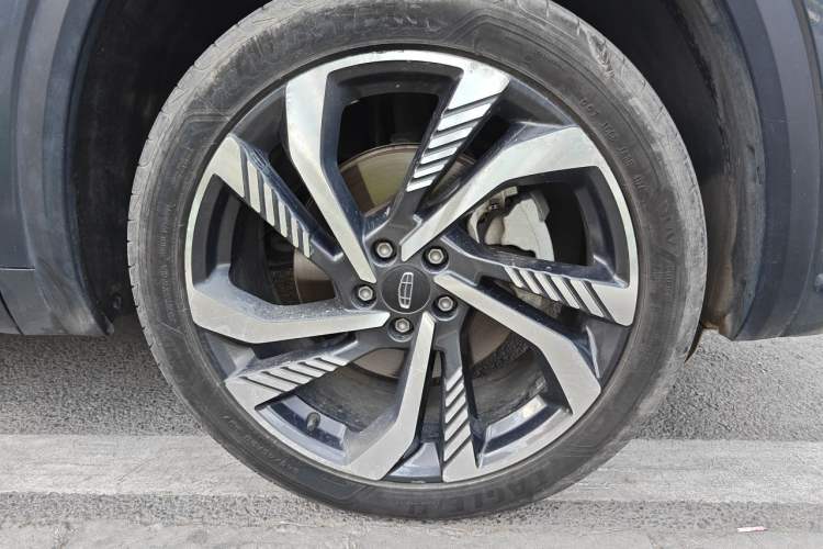 Used Geely Auto Monjaro L 2023 2.0TD High-Power Automatic Two-Wheel Drive Flagship Version Right Front Wheel Hub
