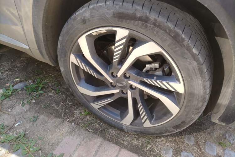 Used Geely Auto Monjaro L 2023 2.0TD High-Power Automatic Two-Wheel Drive Flagship Version Right Front Wheel Hub