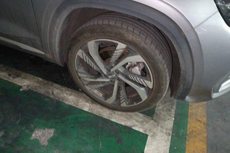 Used Geely Auto Monjaro L 2023 2.0TD High-Power Automatic Two-Wheel Drive Flagship Version Right Front Wheel Hub