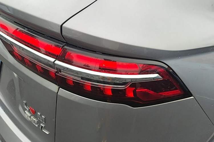 Used Geely Auto Monjaro L 2023 2.0TD High-Power Automatic Two-Wheel Drive Flagship Version Right Rear Taillight