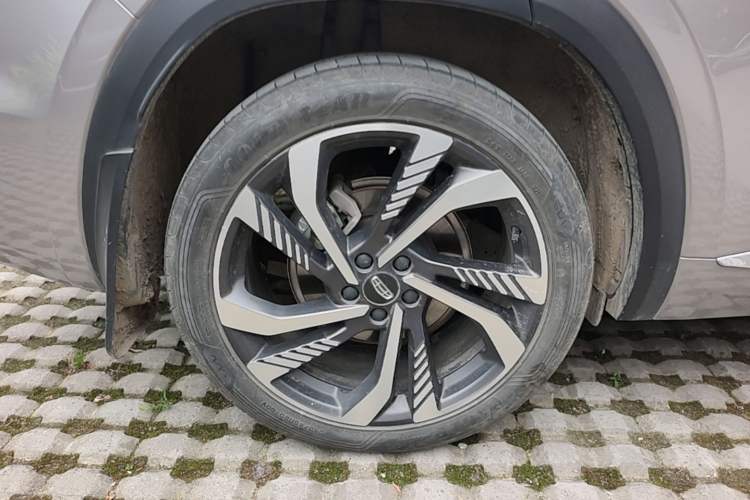 Used Geely Auto Monjaro L 2023 2.0TD High-Power Automatic Two-Wheel Drive Flagship Version Right Rear Wheel Hub