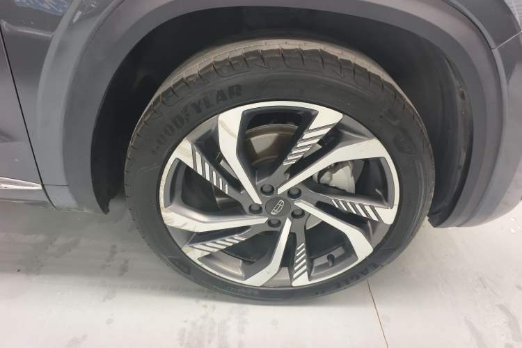 Used Geely Auto Monjaro L 2023 2.0TD High-Power Automatic Two-Wheel Drive Flagship Version Right Rear Wheel Hub