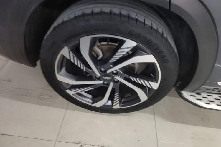 Used Geely Auto Monjaro L 2023 2.0TD High-Power Automatic Two-Wheel Drive Flagship Version Right Rear Wheel Hub