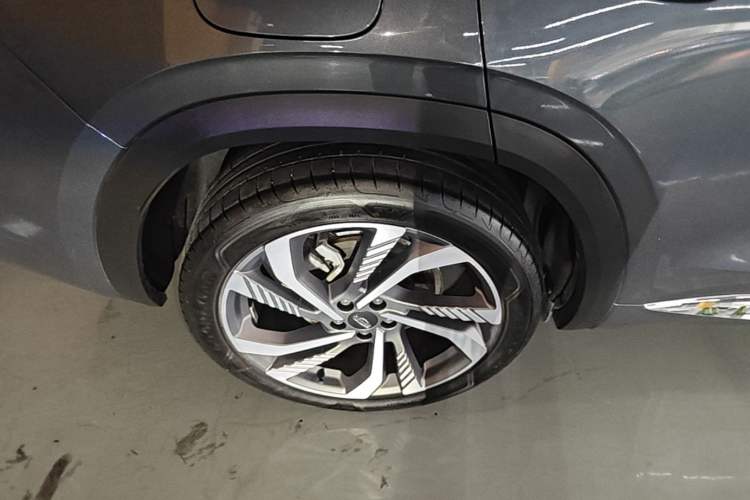 Used Geely Auto Monjaro L 2023 2.0TD High-Power Automatic Two-Wheel Drive Flagship Version Right Rear Wheel Hub