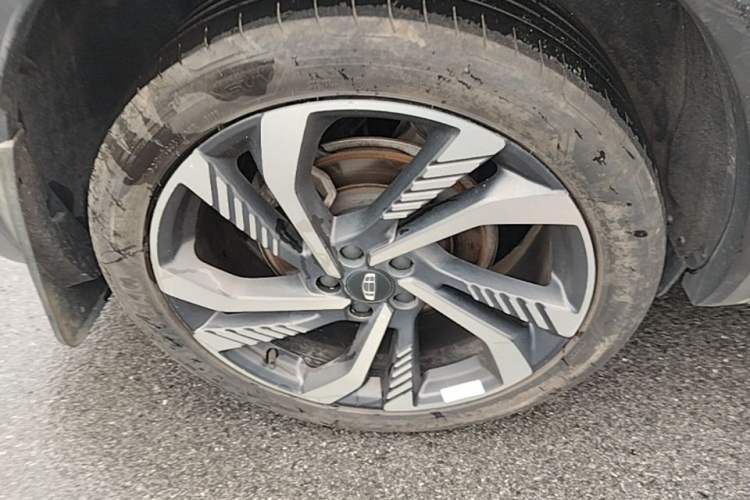 Used Geely Auto Monjaro L 2023 2.0TD High-Power Automatic Two-Wheel Drive Flagship Version Right Rear Wheel Hub