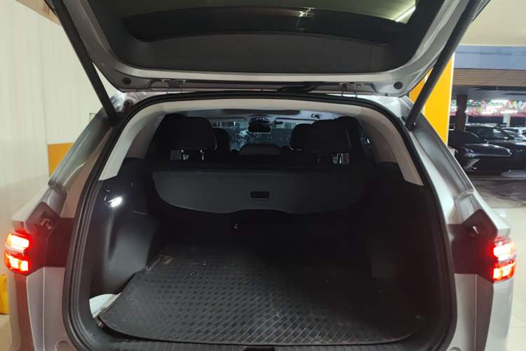 Used Geely Auto Monjaro L 2023 2.0TD High-Power Automatic Two-Wheel Drive Flagship Version Trunk