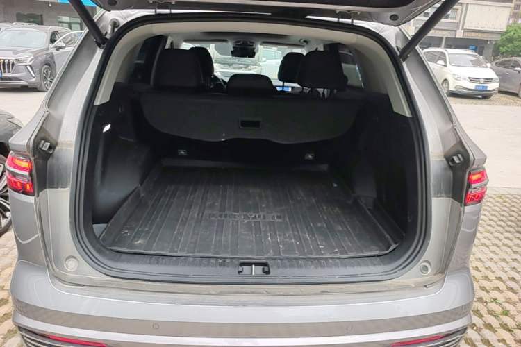 Used Geely Auto Monjaro L 2023 2.0TD High-Power Automatic Two-Wheel Drive Flagship Version Trunk