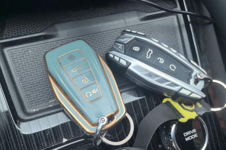 Used Geely Auto Monjaro L 2023 2.0TD High-Power Automatic Two-Wheel Drive Flagship Version Vehicle Key