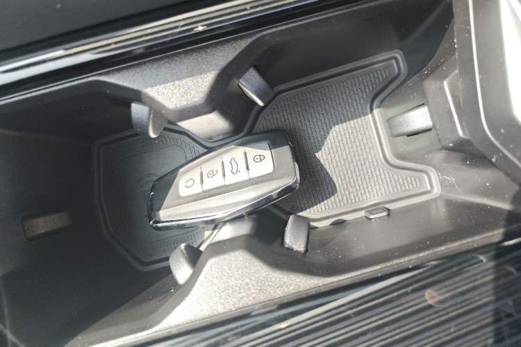 Used Geely Auto Monjaro L 2023 2.0TD High-Power Automatic Two-Wheel Drive Flagship Version Vehicle Key
