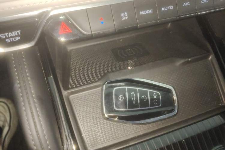 Used Geely Auto Monjaro L 2023 2.0TD High-Power Automatic Two-Wheel Drive Flagship Version Vehicle Key