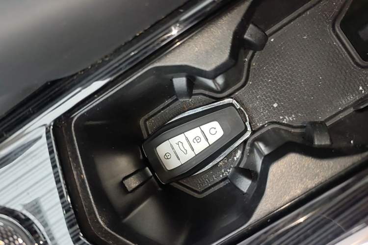 Used Geely Auto Monjaro L 2023 2.0TD High-Power Automatic Two-Wheel Drive Flagship Version Vehicle Key