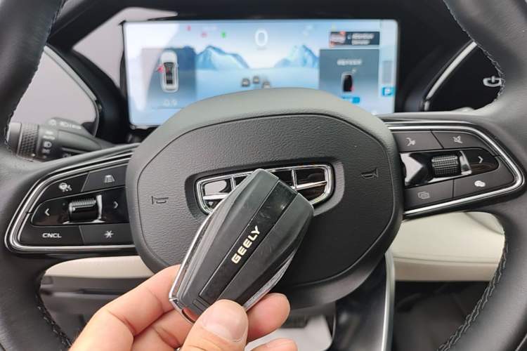 Used Geely Auto Monjaro L 2023 2.0TD High-Power Automatic Two-Wheel Drive Flagship Version Vehicle Key