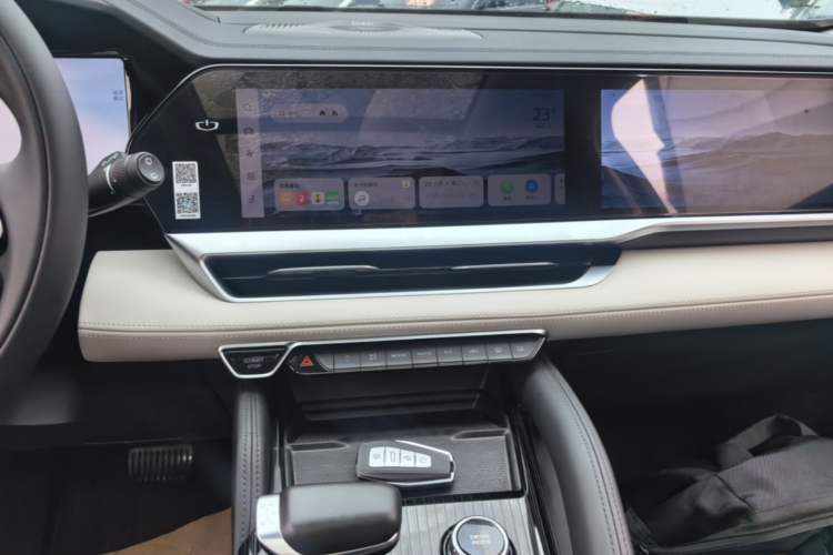 Used Geely Auto Monjaro L 2023 2.0TD High-Power Automatic Two-Wheel Drive Flagship Version Audio And AC Panel