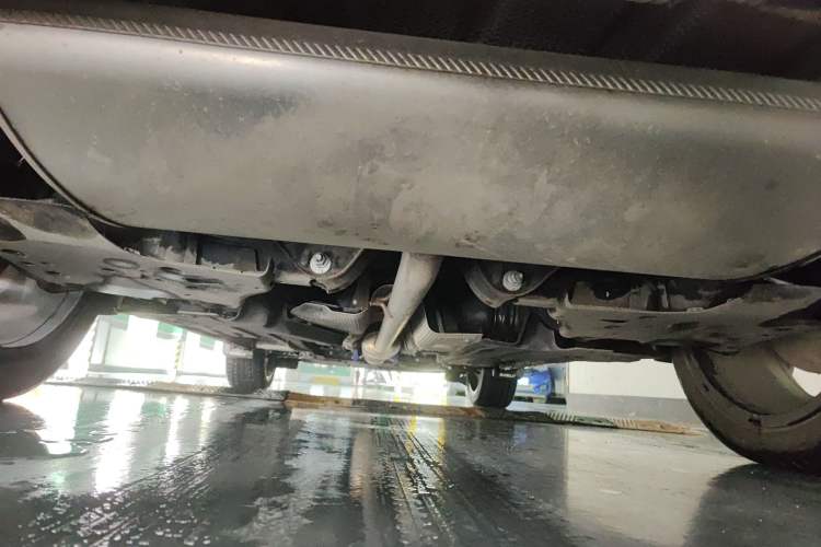 Used Geely Auto Monjaro L 2023 2.0TD High-Power Automatic Two-Wheel Drive Flagship Version Chassis Rear