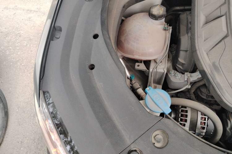 Used Geely Auto Monjaro L 2023 2.0TD High-Power Automatic Two-Wheel Drive Flagship Version Engine Bay Right