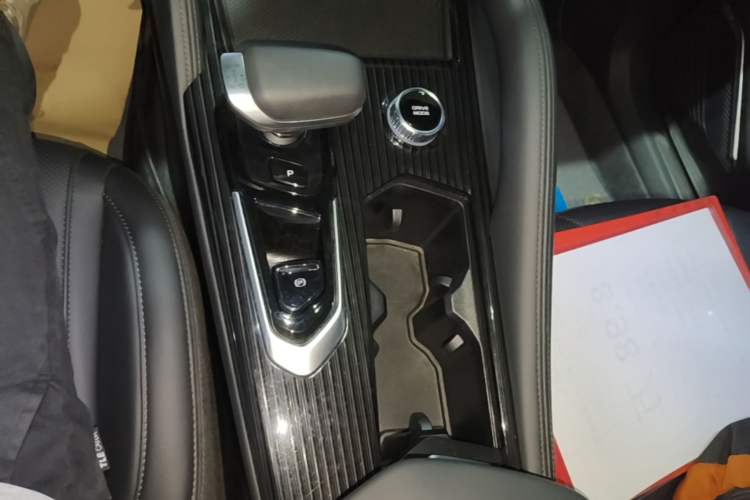 Used Geely Auto Monjaro L 2023 2.0TD High-Power Automatic Two-Wheel Drive Flagship Version Gear Lever