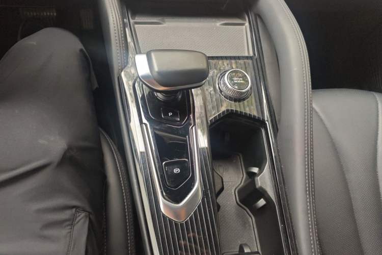 Used Geely Auto Monjaro L 2023 2.0TD High-Power Automatic Two-Wheel Drive Flagship Version Gear Lever