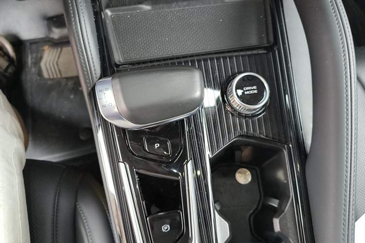 Used Geely Auto Monjaro L 2023 2.0TD High-Power Automatic Two-Wheel Drive Flagship Version Gear Lever