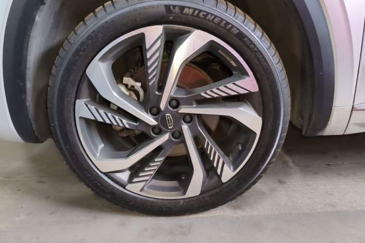 Used Geely Auto Monjaro L 2023 2.0TD High-Power Automatic Two-Wheel Drive Flagship Version Left Front Wheel Hub