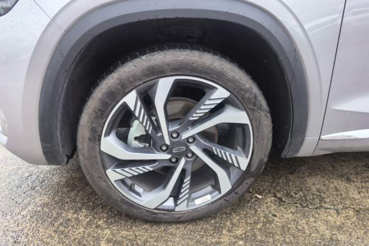 Used Geely Auto Monjaro L 2023 2.0TD High-Power Automatic Two-Wheel Drive Flagship Version Left Front Wheel Hub
