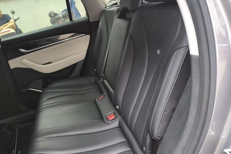 Used Geely Auto Monjaro L 2023 2.0TD High-Power Automatic Two-Wheel Drive Flagship Version Left Rear Seat