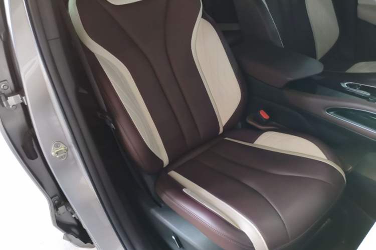 Used Geely Auto Monjaro L 2023 2.0TD High-Power Automatic Two-Wheel Drive Flagship Version Right Front Seat