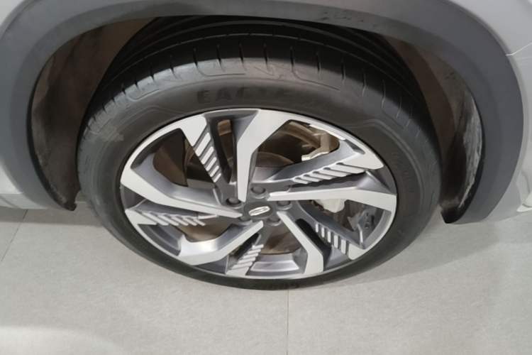 Used Geely Auto Monjaro L 2023 2.0TD High-Power Automatic Two-Wheel Drive Flagship Version Right Front Wheel Hub