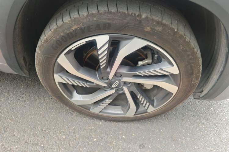 Used Geely Auto Monjaro L 2023 2.0TD High-Power Automatic Two-Wheel Drive Flagship Version Right Front Wheel Hub