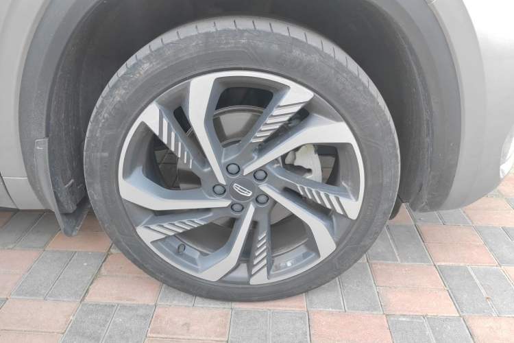 Used Geely Auto Monjaro L 2023 2.0TD High-Power Automatic Two-Wheel Drive Flagship Version Right Front Wheel Hub