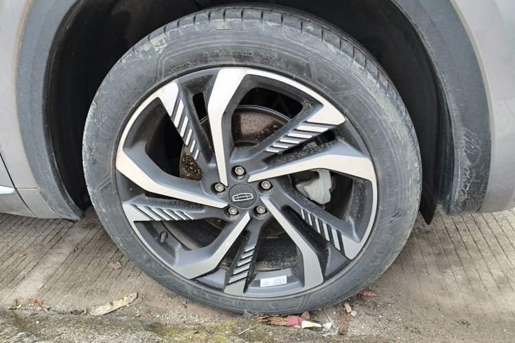 Used Geely Auto Monjaro L 2023 2.0TD High-Power Automatic Two-Wheel Drive Flagship Version Right Front Wheel Hub