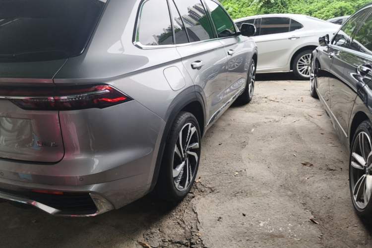Used Geely Auto Monjaro L 2023 2.0TD High-Power Automatic Two-Wheel Drive Flagship Version Right Rear Taillight