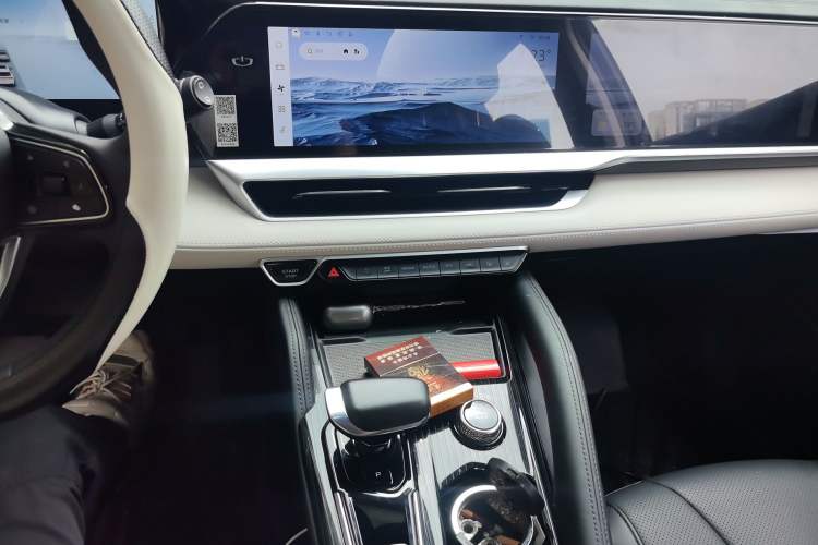 Used Geely Auto Monjaro L 2023 2.0TD High-Power Automatic Two-Wheel Drive Flagship Version Audio And AC Panel