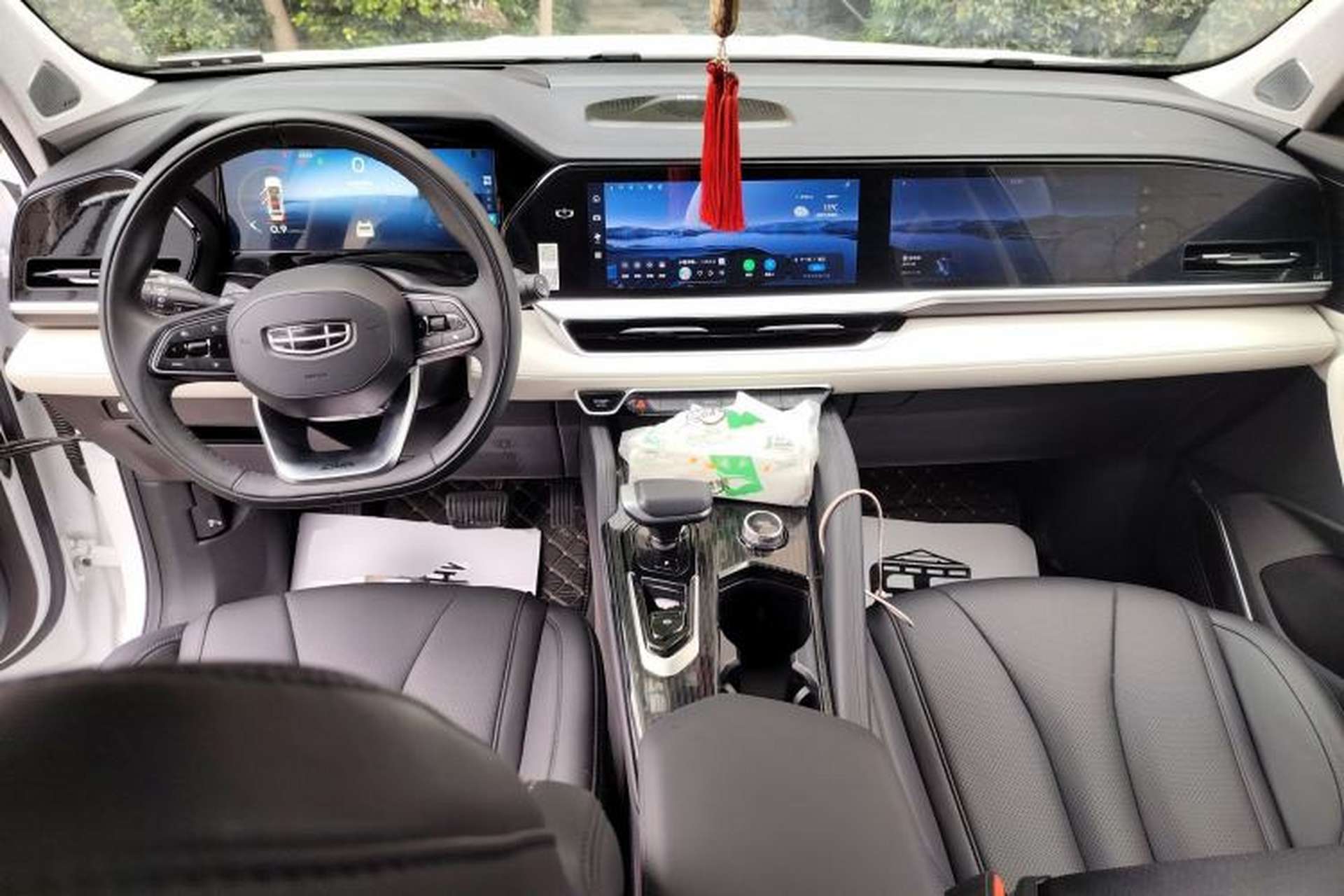 Used Geely Auto Monjaro L 2023 2.0TD High-Power Automatic Two-Wheel Drive Flagship Version Center Console