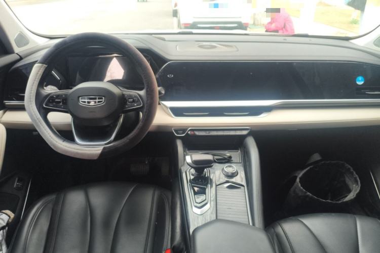 Used Geely Auto Monjaro L 2023 2.0TD High-Power Automatic Two-Wheel Drive Flagship Version Center Console