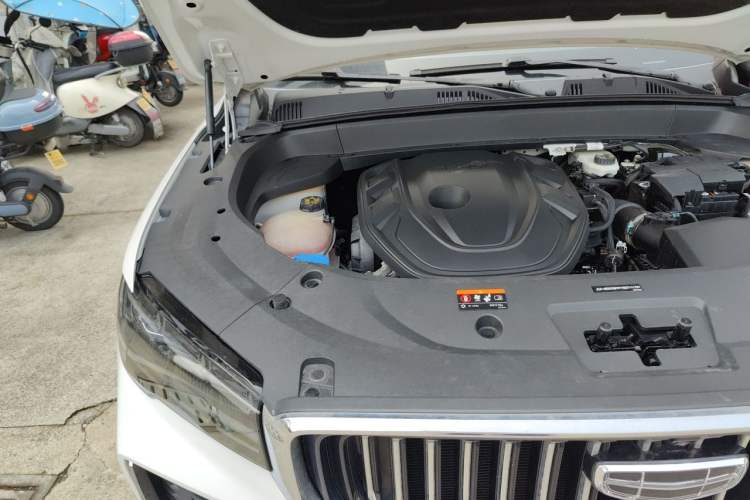 Used Geely Auto Monjaro L 2023 2.0TD High-Power Automatic Two-Wheel Drive Flagship Version Engine Bay Right