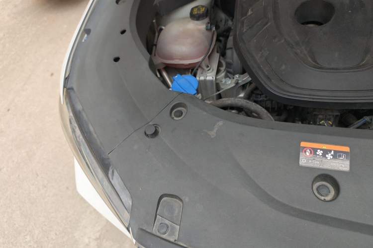 Used Geely Auto Monjaro L 2023 2.0TD High-Power Automatic Two-Wheel Drive Flagship Version Engine Bay Right