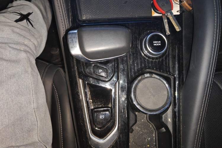Used Geely Auto Monjaro L 2023 2.0TD High-Power Automatic Two-Wheel Drive Flagship Version Gear Lever