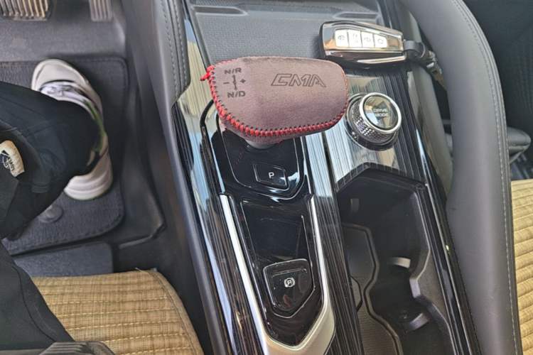 Used Geely Auto Monjaro L 2023 2.0TD High-Power Automatic Two-Wheel Drive Flagship Version Gear Lever