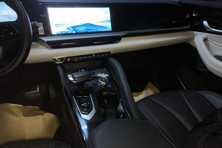 Used Geely Auto Monjaro L 2023 2.0TD High-Power Automatic Two-Wheel Drive Flagship Version Gear Lever