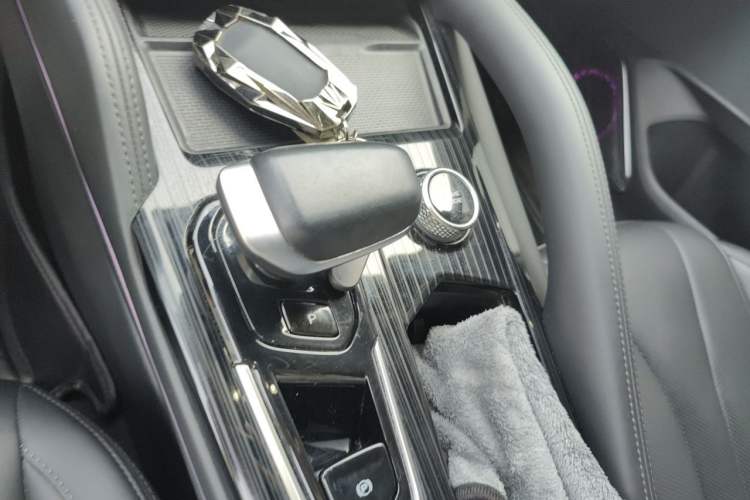 Used Geely Auto Monjaro L 2023 2.0TD High-Power Automatic Two-Wheel Drive Flagship Version Gear Lever